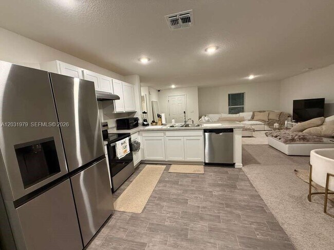 Building Photo - 3941 SW Savona Blvd