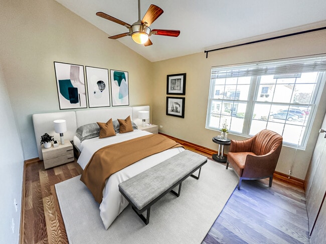 Building Photo - 535 Le Parc Cir