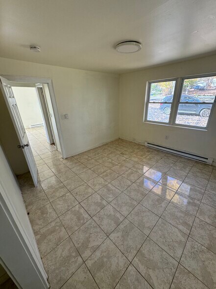 1 bedroom $1200 - 27 Hillside Ave