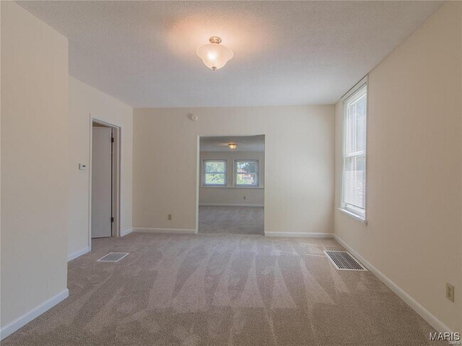 Building Photo - 7410 Hoover Ave