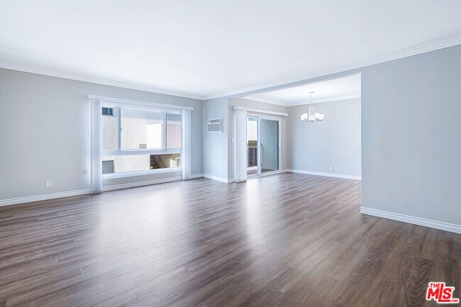 Primary Photo - 1253 Berkeley St