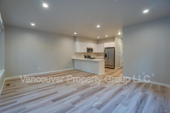 Building Photo - 2429 NE 54th St