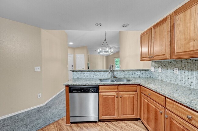 Building Photo - $1,895.00 - 2 Bedrooms, 2 Bathrooms, Apart...