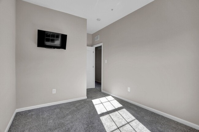 Building Photo - 115 Tanglewood Manor Dr