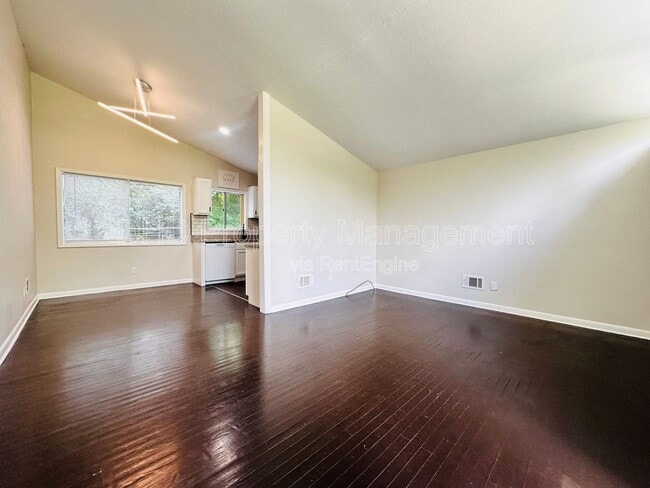 Building Photo - 3222 Apache Dr