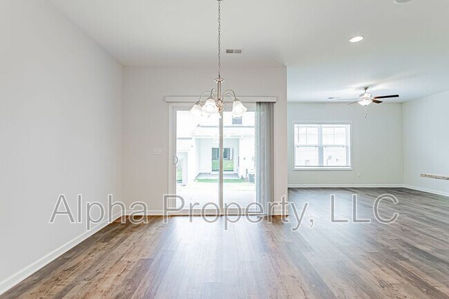 Building Photo - 409 Wards Creek Way