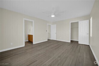 Building Photo - 9480 Windborne Ave