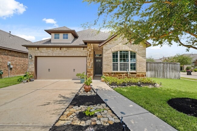Building Photo - 6002 Daggerwing Wy