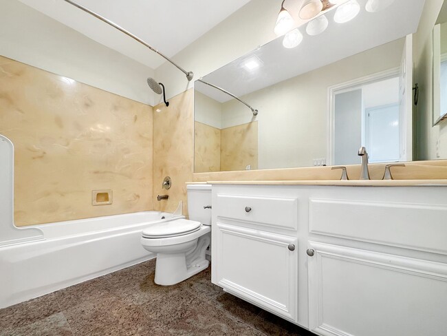 Building Photo - Great 4B/2.5BA House in Scripps Ranch!