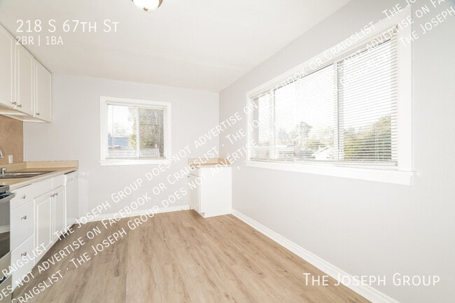 Building Photo - 218 S 67th St