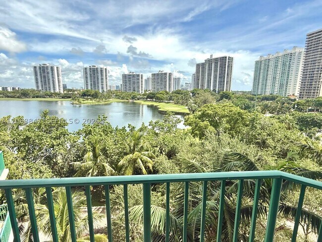 Building Photo - 20000 E Country Club Dr