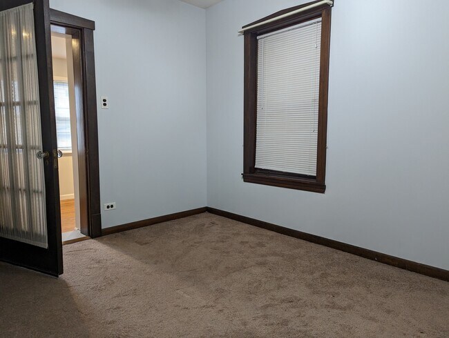 Building Photo - 5650 N Spaulding Ave