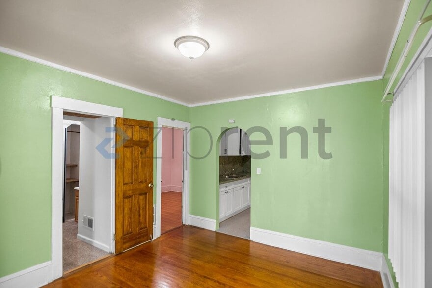 Building Photo - 130 Templeton Ave