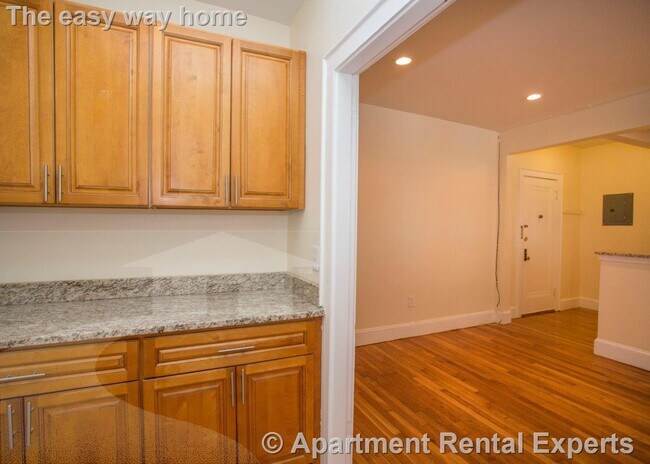 Building Photo - 136 Highland Ave