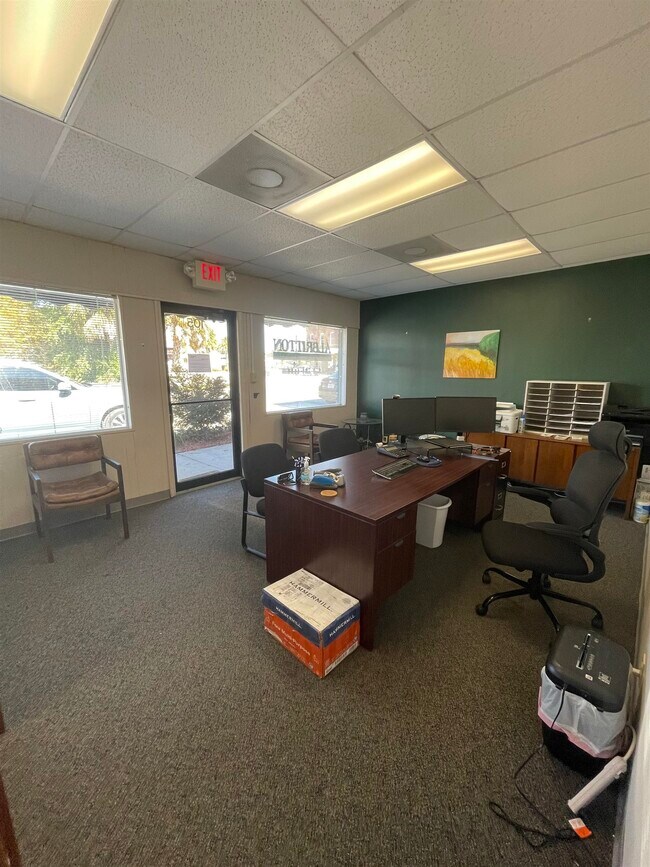 Building Photo - 105 W Main St