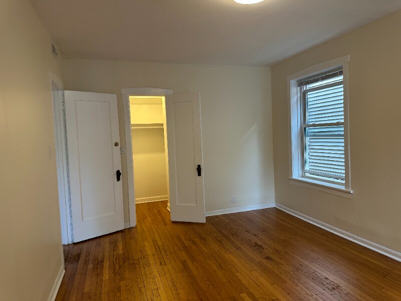 Building Photo - 4237 N Ashland Ave