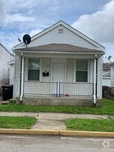 Building Photo - 1008 N 6th St