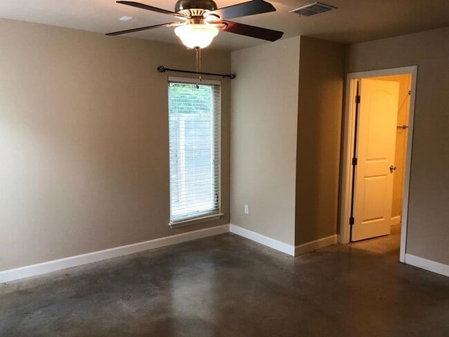 Building Photo - 4511 Depew Ave