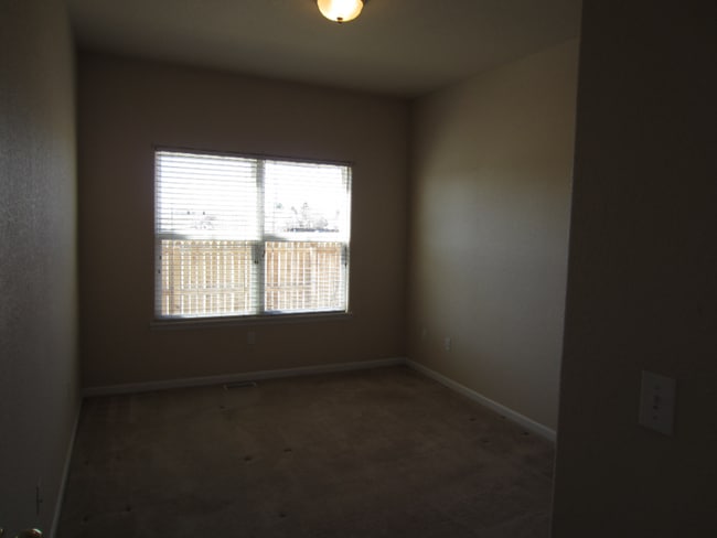 Building Photo - 2br/ 2ba Townhome in Gateway Park IV w/Hardwood Floors