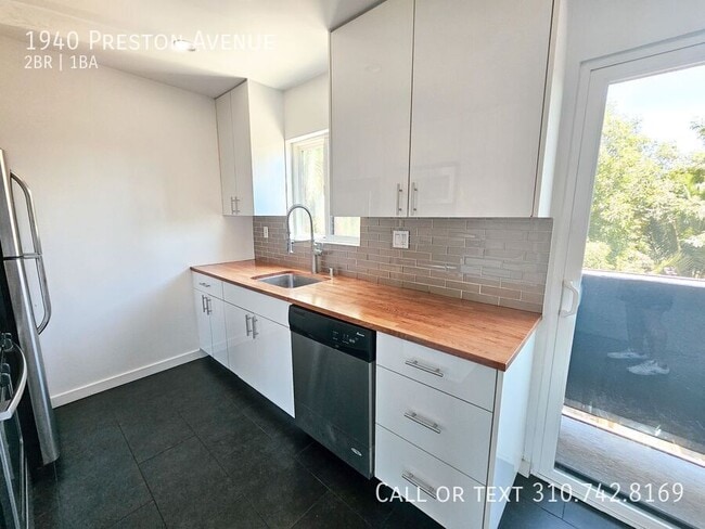 Building Photo - 1940 Preston Ave