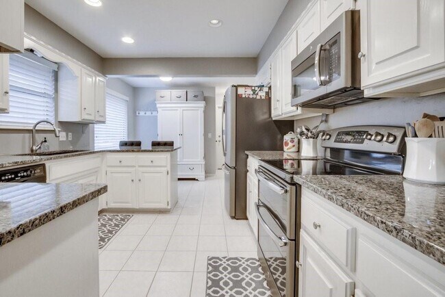 Building Photo - 1332 Chimney Hill Rd