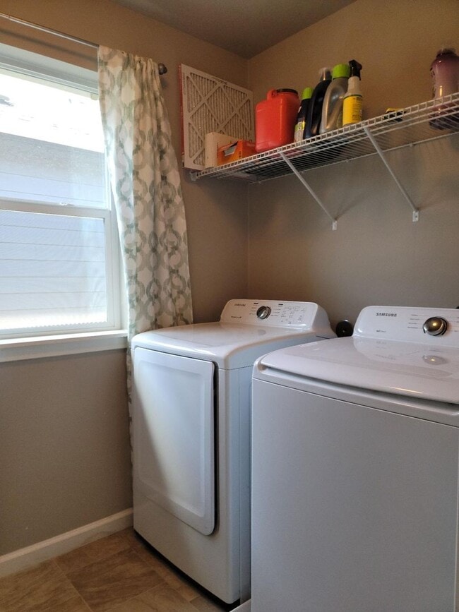 Building Photo - 3 Bedroom Home in Freestone at Bayside