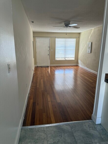 Building Photo - 4328 Edgewater Dr