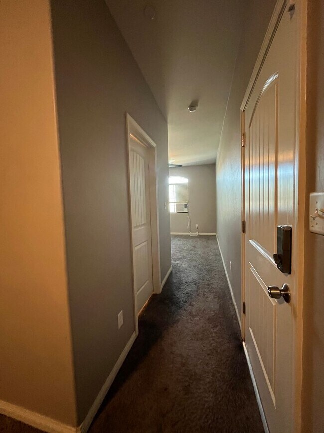 Building Photo - 1506 Platea St