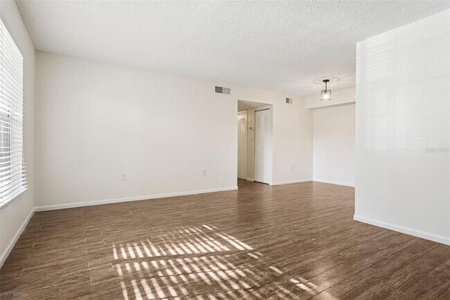 Building Photo - 2690 Coral Landings Blvd