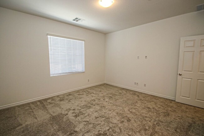 Building Photo - 20 Barbara Ln