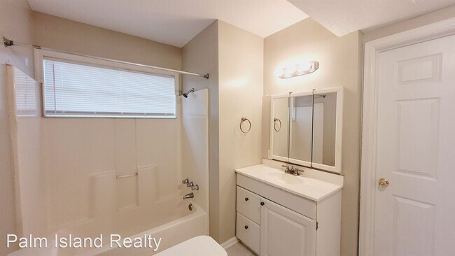 Building Photo - 3 br, 1 bath House - 800 28th St N