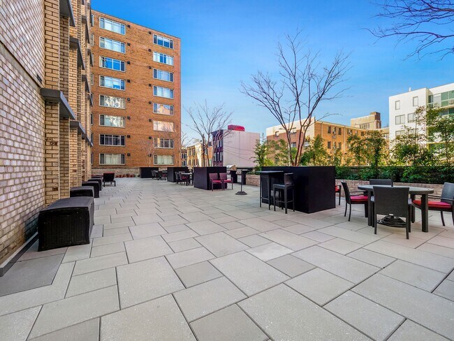 Building Photo - 950 25th St NW