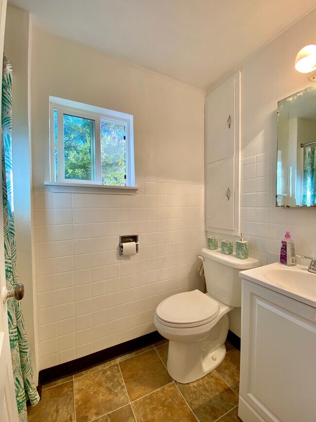 Building Photo - 10217 Ridgeview Dr