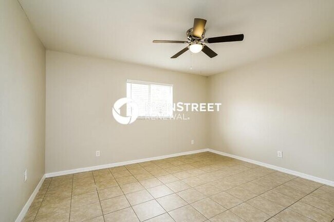 Building Photo - 3 Bedroom Pet-Friendly Home in cape coral, FL with Main Street Renewal