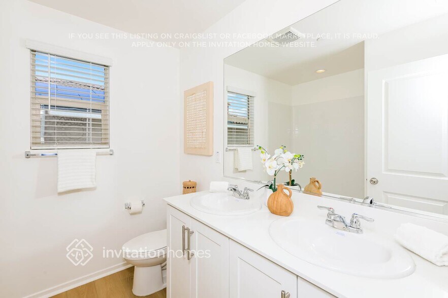 Building Photo - 27212 Sands Dr
