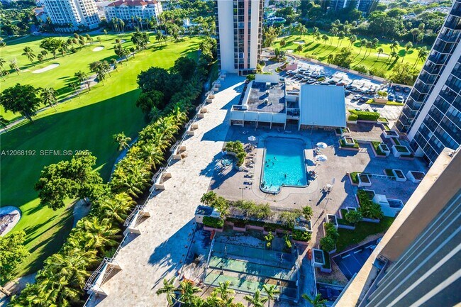 Building Photo - 20379 W Country Club Dr