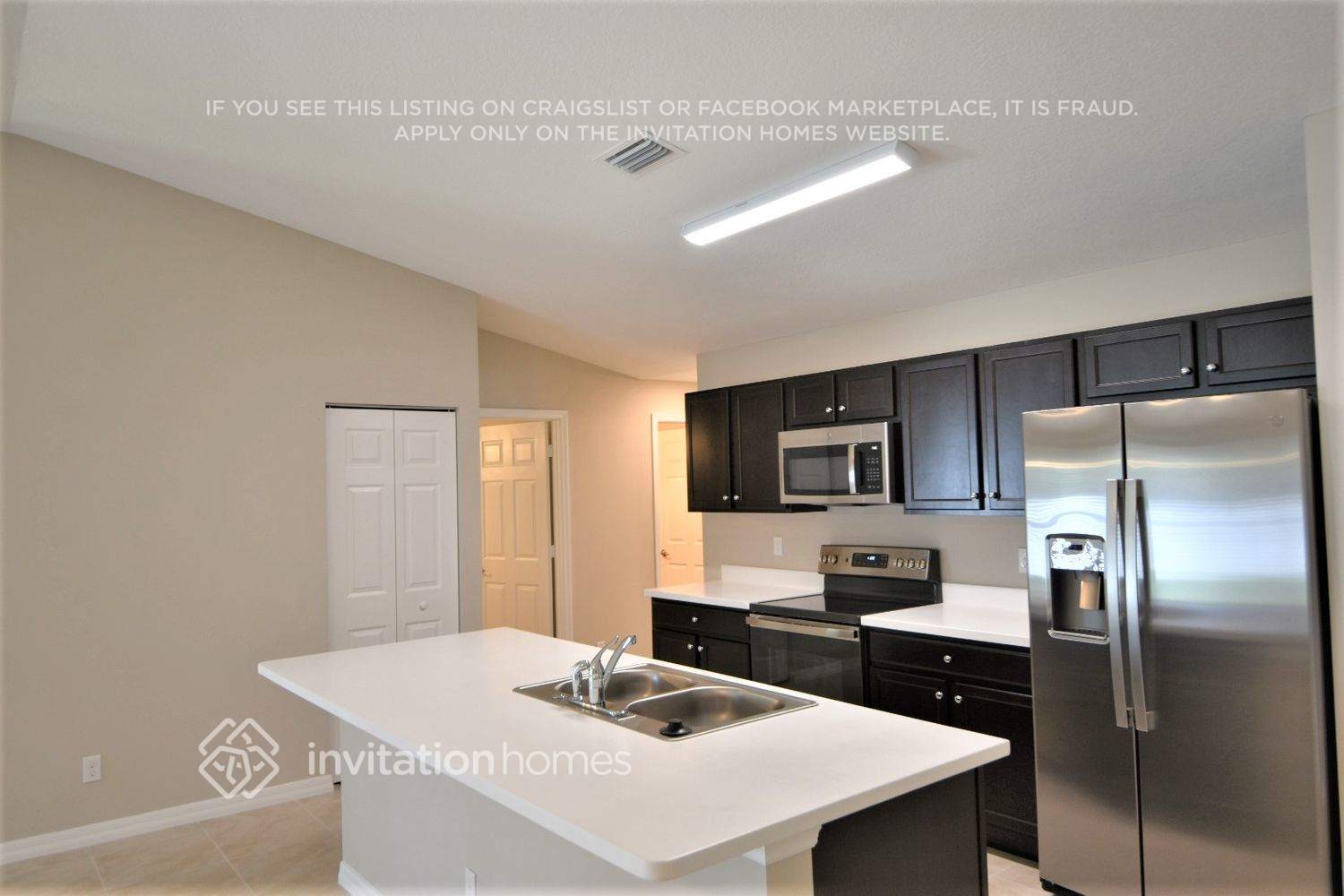 Building Photo - 2261 SE Heathwood Cir