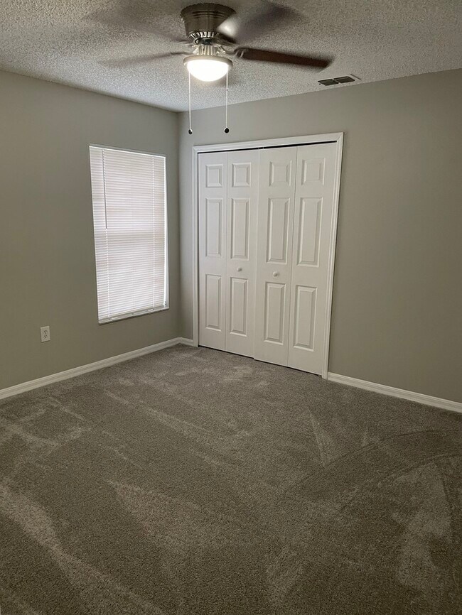 Building Photo - Great Home