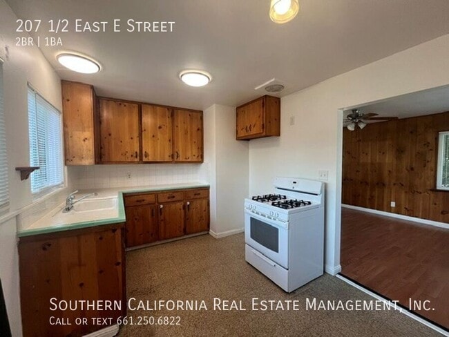 Building Photo - 207 1/2 East E Street-
