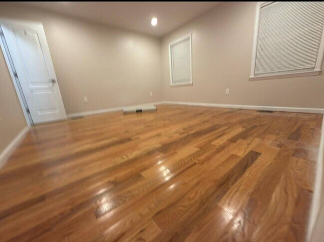 Building Photo - 126-03 172nd St