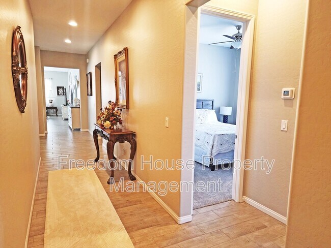 Building Photo - 4901 Fairwood Ct