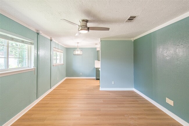 Building Photo - 12906 Southspring Dr