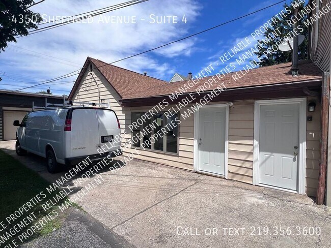 Primary Photo - 4350 Sheffield Ave