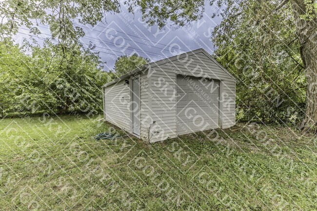 Building Photo - 1614 S Oakdale Dr