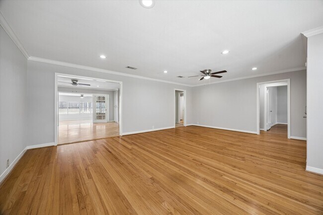 Building Photo - 8511 Bluegate St