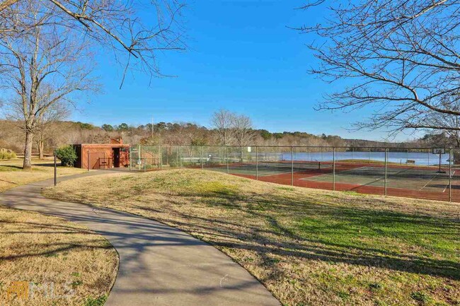 Building Photo - 13 Northlake Dr