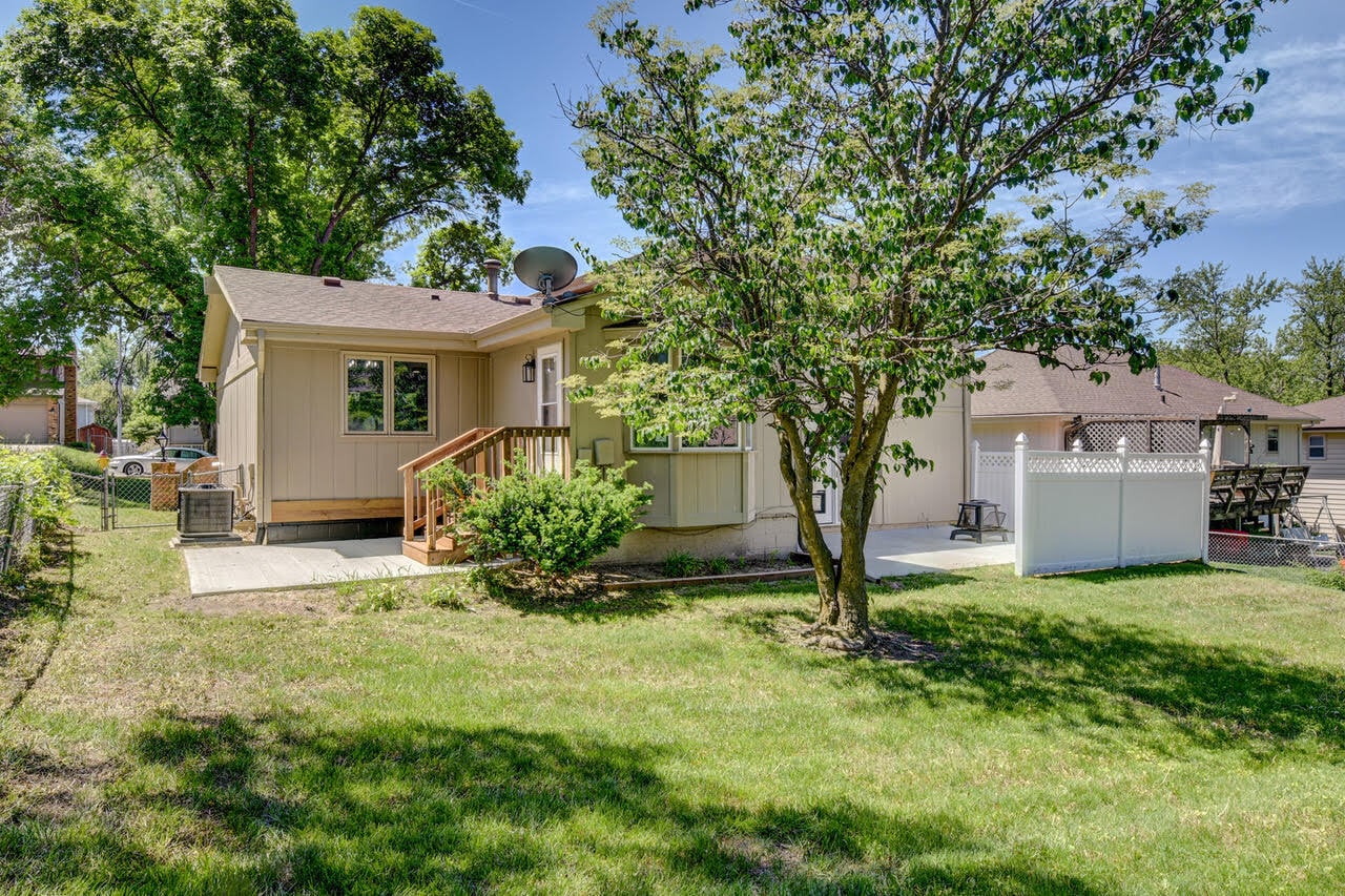 Cooking Patio - 11680 Meredith Ave