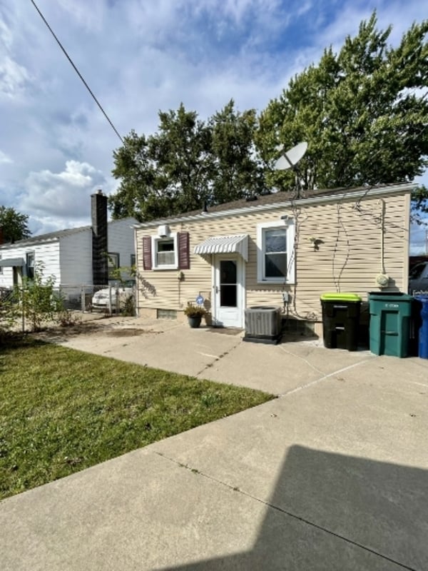 Building Photo - 1369 New York Ave