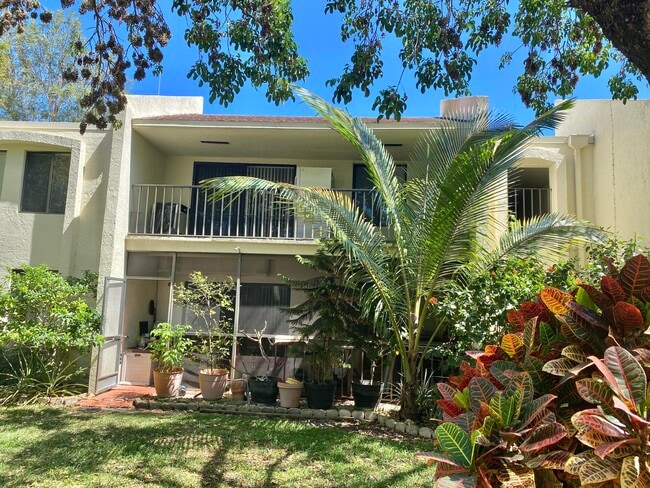 Building Photo - 150 Pineview Rd