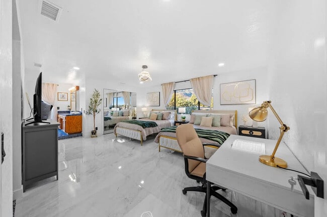 Building Photo - 14552 Skyline Truck Trail